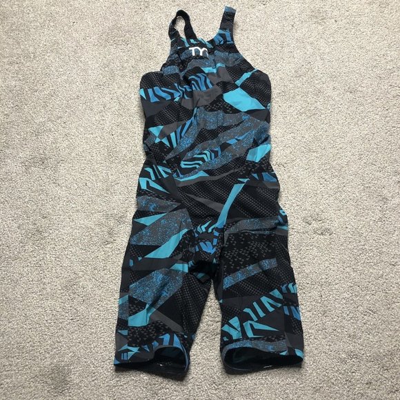 TYR Other - TYR Avictor Swimsuit